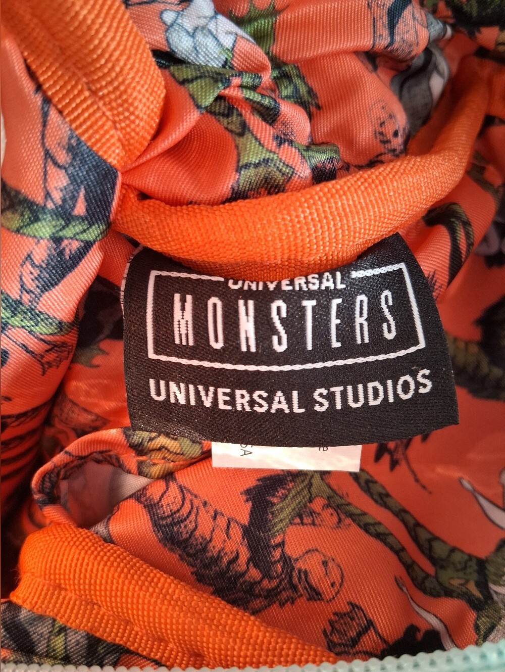 EUC Disney Universal Studios Retired Creature From The Black Lagoon Sling Bag - Picture 13 of 14